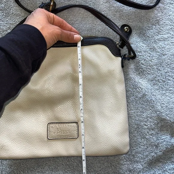 G.H. Bass & Co. Cream and Black Crossbody Bag - Picture 4 of 5